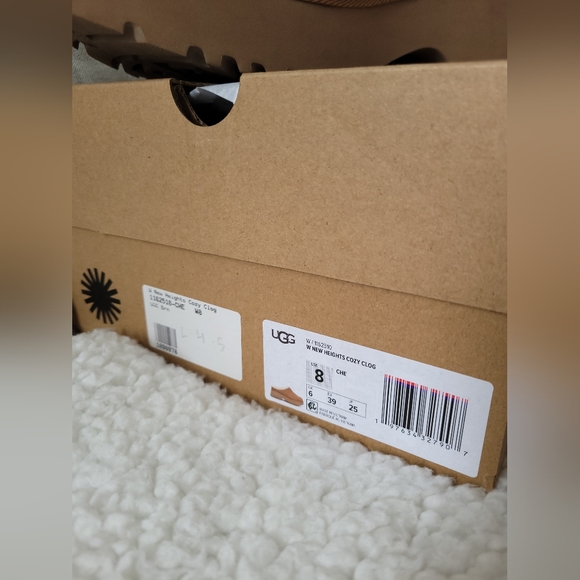 Uggs Heights, cozy clog size 8 With Box - Picture 3 of 6